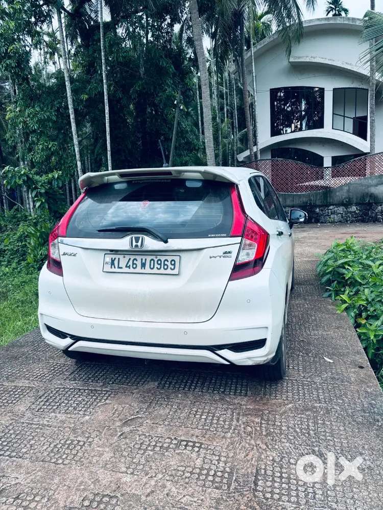 Honda Jazz 2021 Automatic Under Warranty
