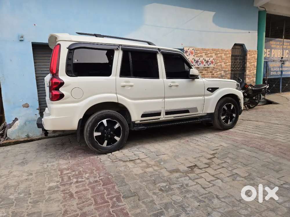 Mahindra Scorpio Classic 2025 Diesel 39000 Km Driven