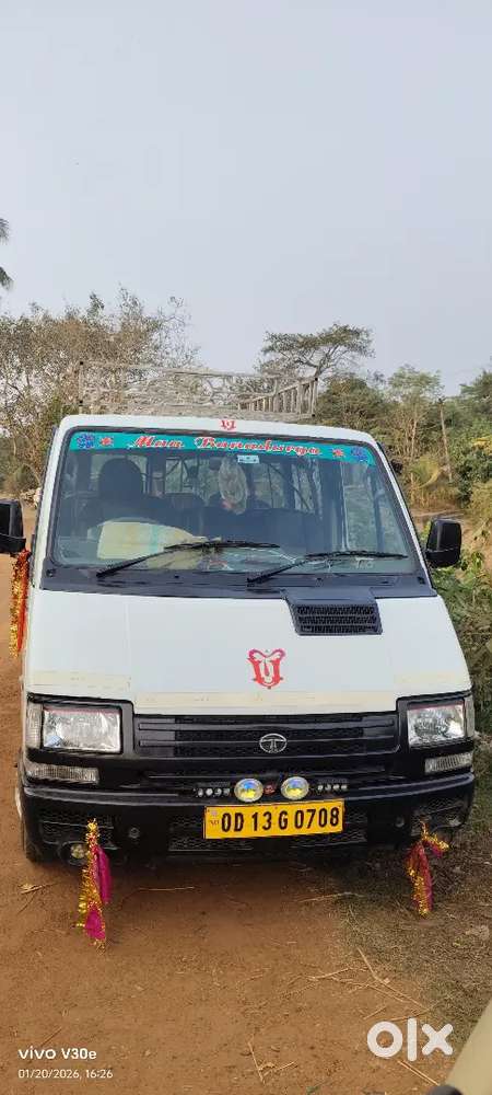 Tata Winger Deluxe 2017