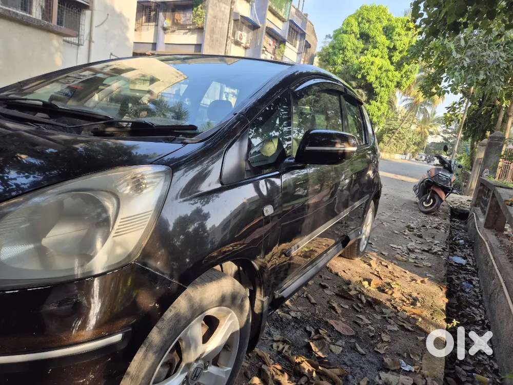 Honda Jazz 1.2 Zx 2011( All Paper Clear Upto 2031)