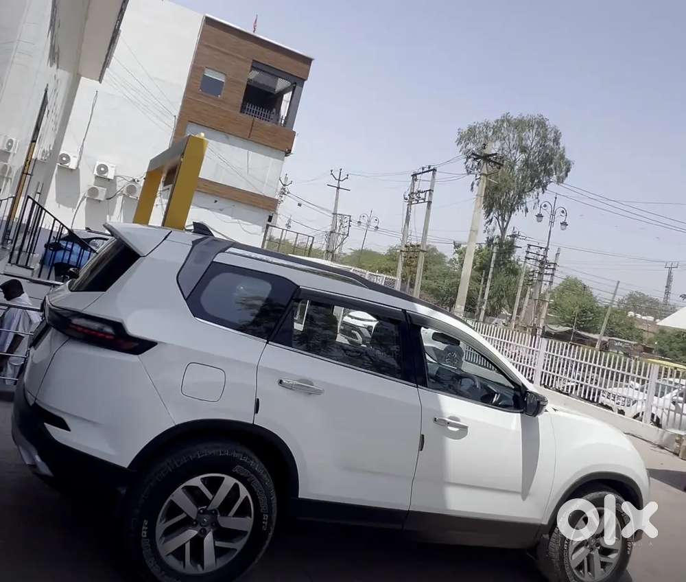 Tata Safari Top Model Xz Plus With Sunroof