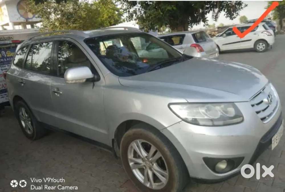 Hyundai Santa Fe 2012 Diesel 82500 Km Driven Army Persion Self Driven