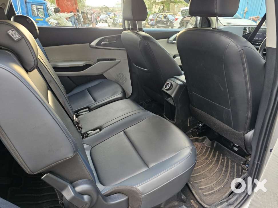Kia Carens G 1.5 6mt Premium (o) 7-seater, 2025, Petrol