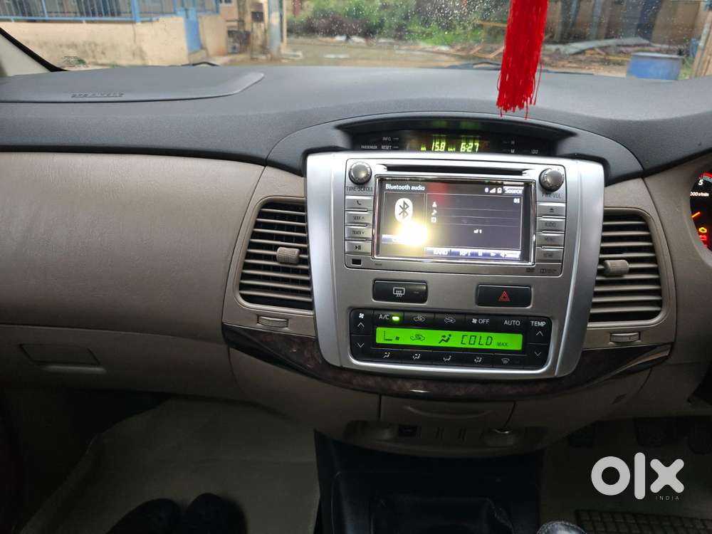 Toyota Innova 2.5 Vx (diesel) 8 Seater Bs Iv, 2015, Diesel