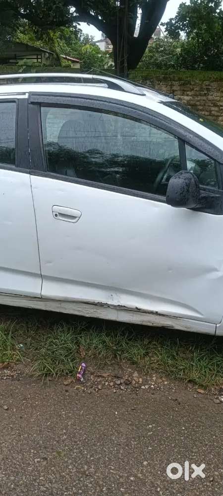 Chevrolet Beat Petrol 2010