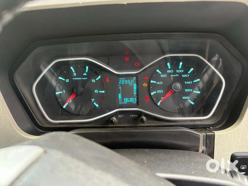 Mahindra Scorpio S10
