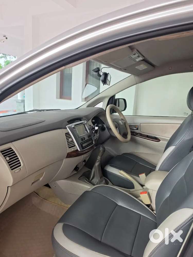 2013 Toyota Innova V 7 Str