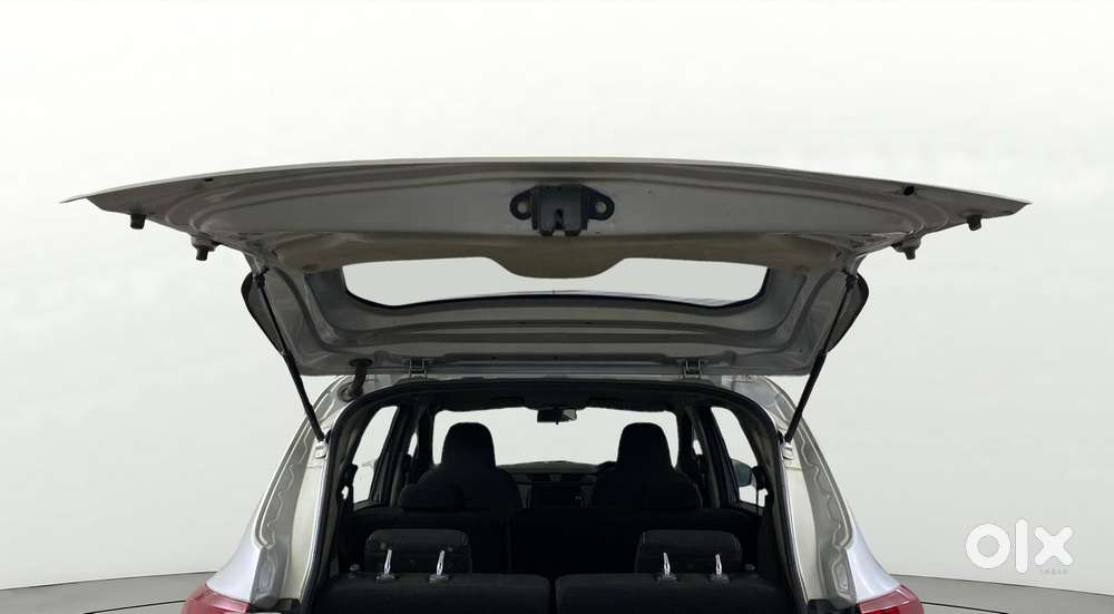 Renault Triber Rxt, 2022, Petrol