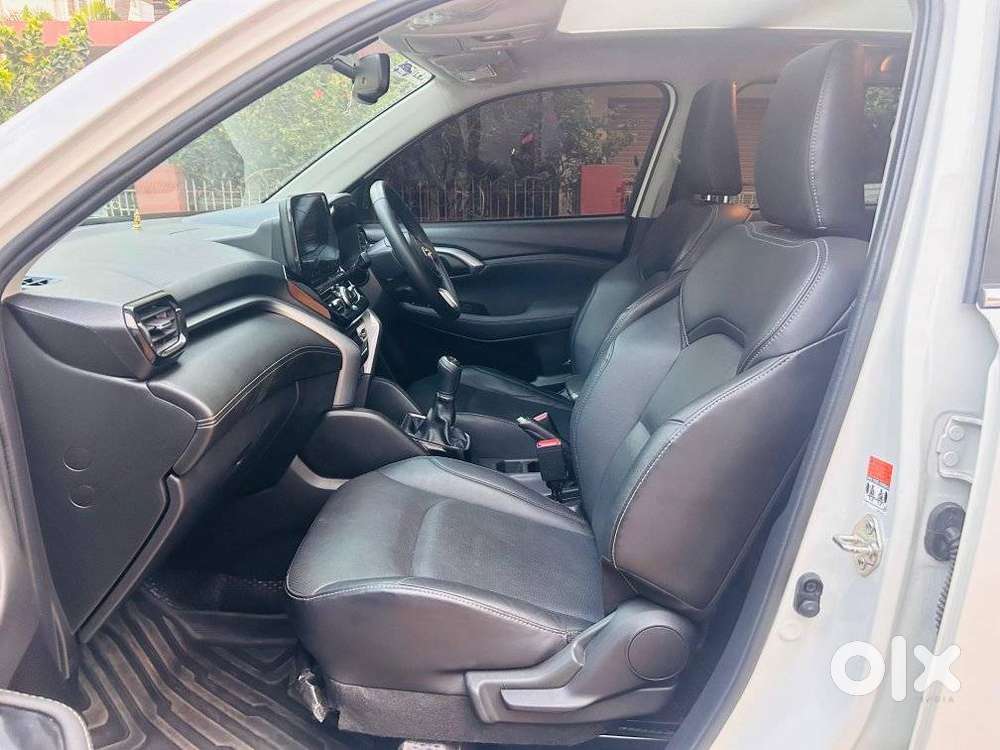 Toyota Urban Cruiser Hyryder 1.5 V Hybrid, 2024, Petrol