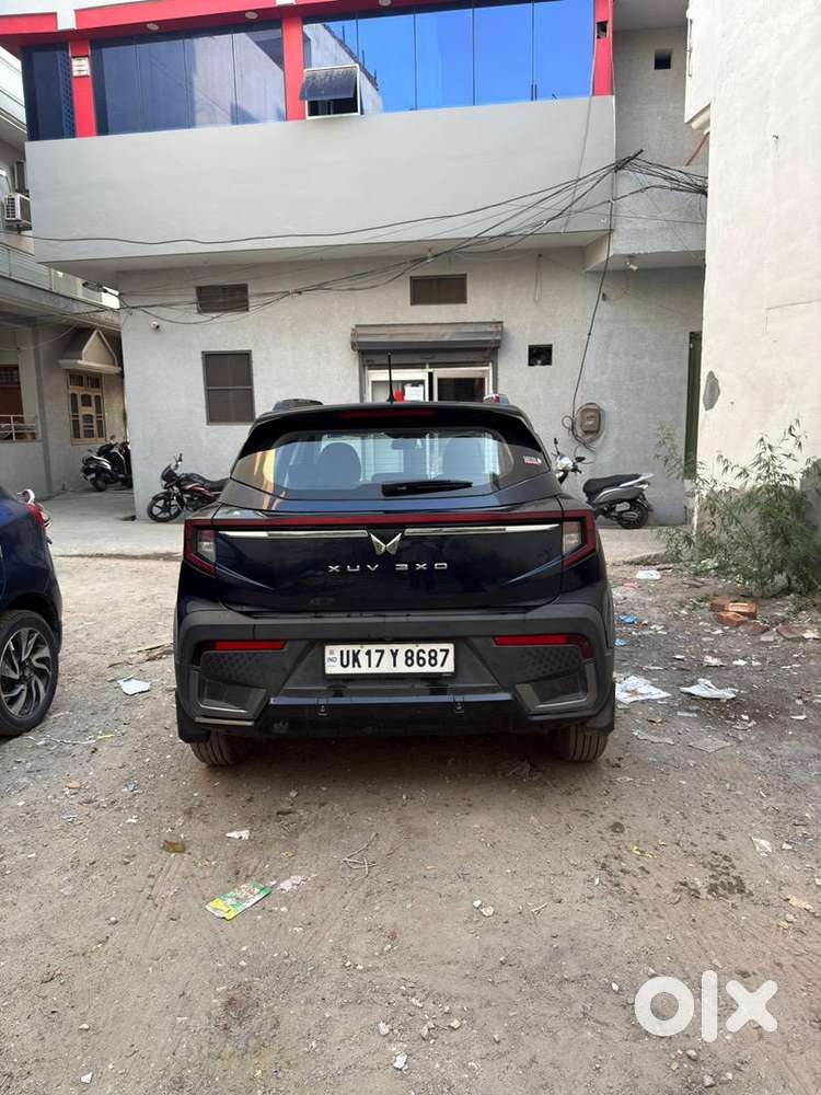 Mahindra Xuv 3xo 2025 Petrol Showroom Condition