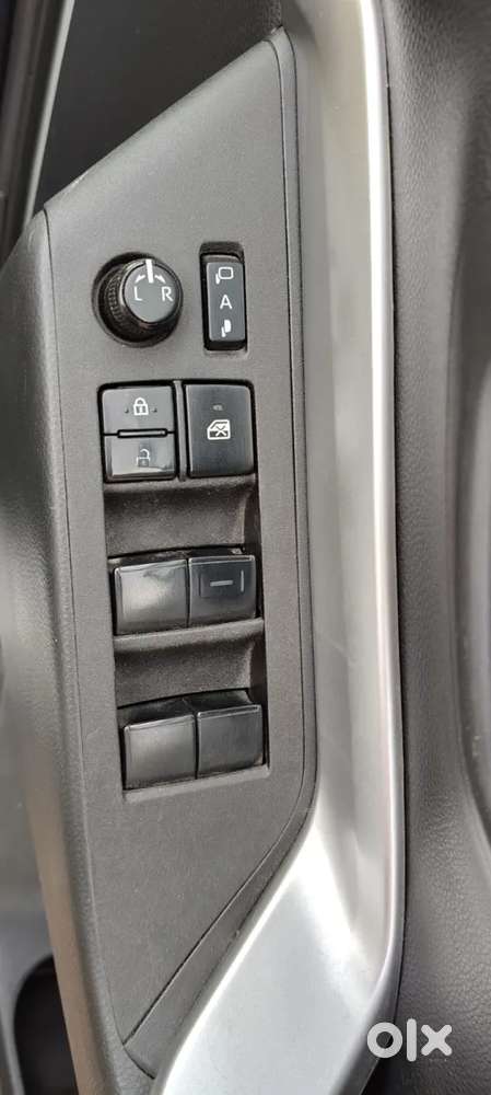 Toyota Innova Hycross 2.0 Zx (o) Hybrid 7 Str, 2024, Petrol