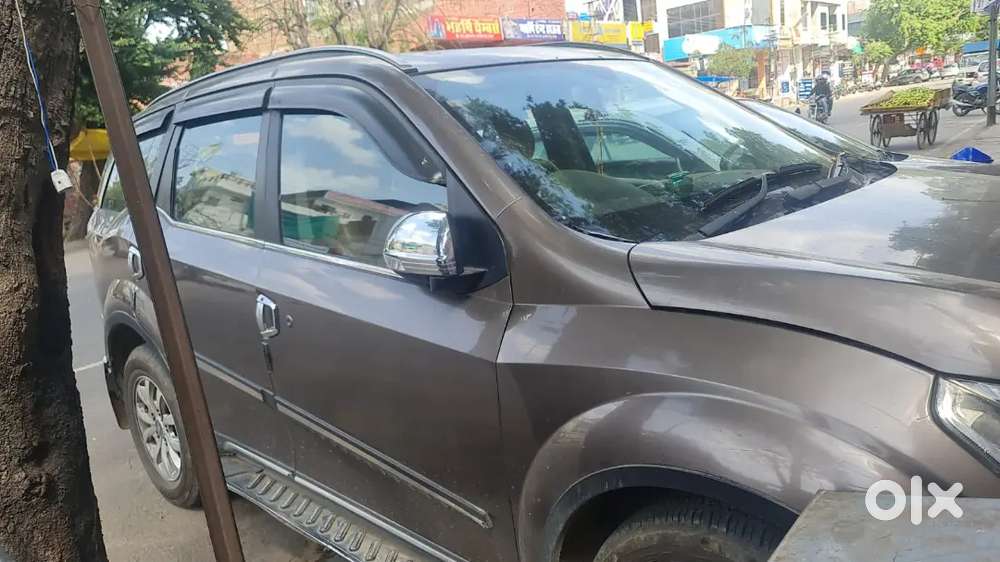 Mahindra Xuv500 2018 Diesel 75000 Km Driven