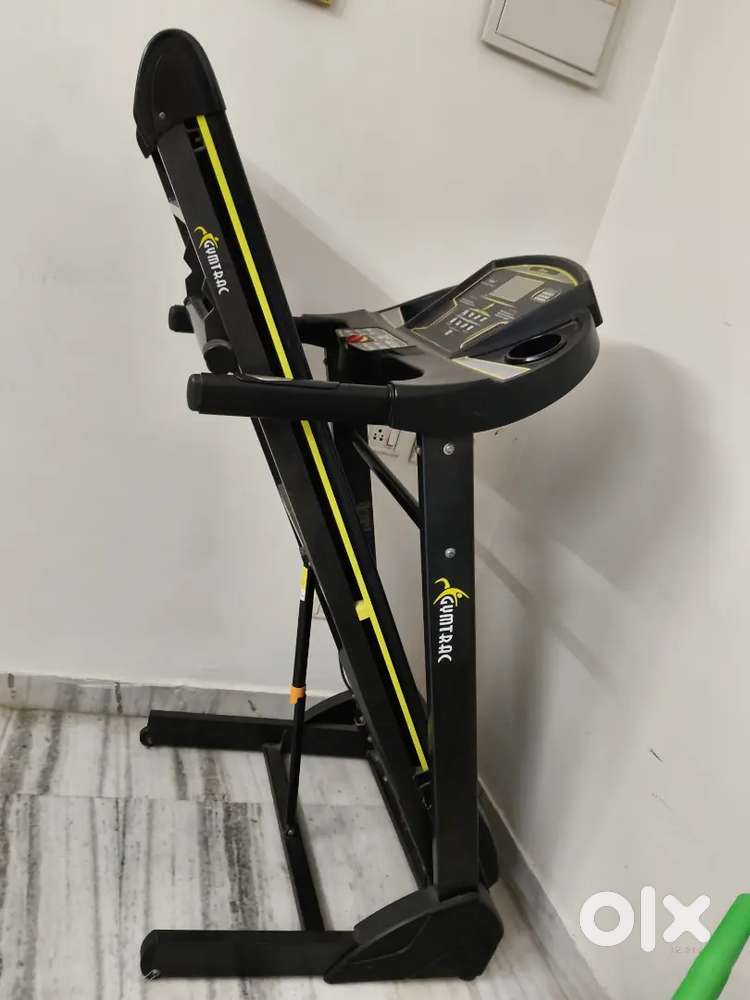 Motorised treadmill
