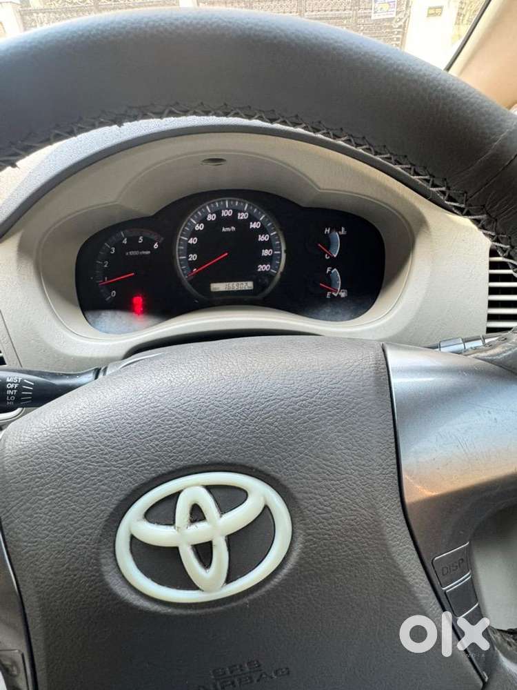 Toyota Innova 2015 Diesel Well Maintained