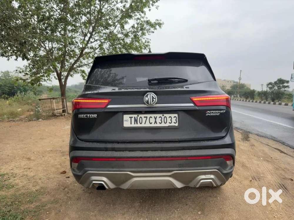Mg Hector Topend
1.5 Sharp Cvt Turbo Automatic
Model 2021
Petrol Black