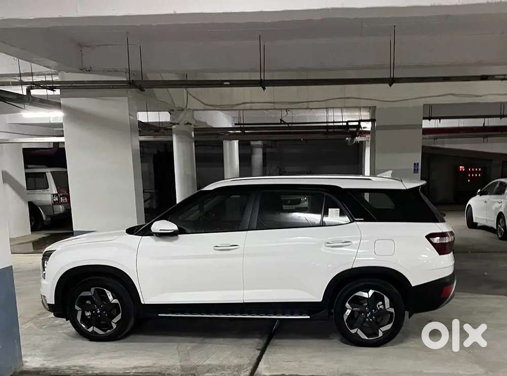 Hyundai Alcazar Petrol 2 Litre 2021