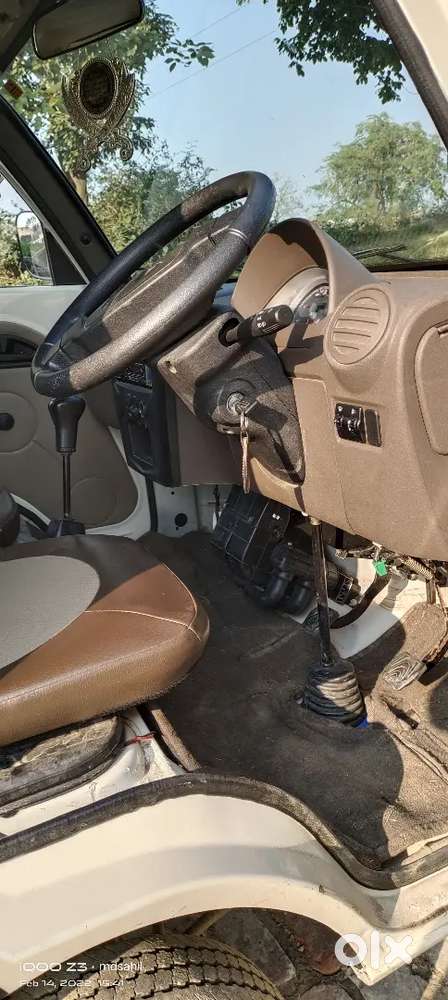 Mahindra Supro Van