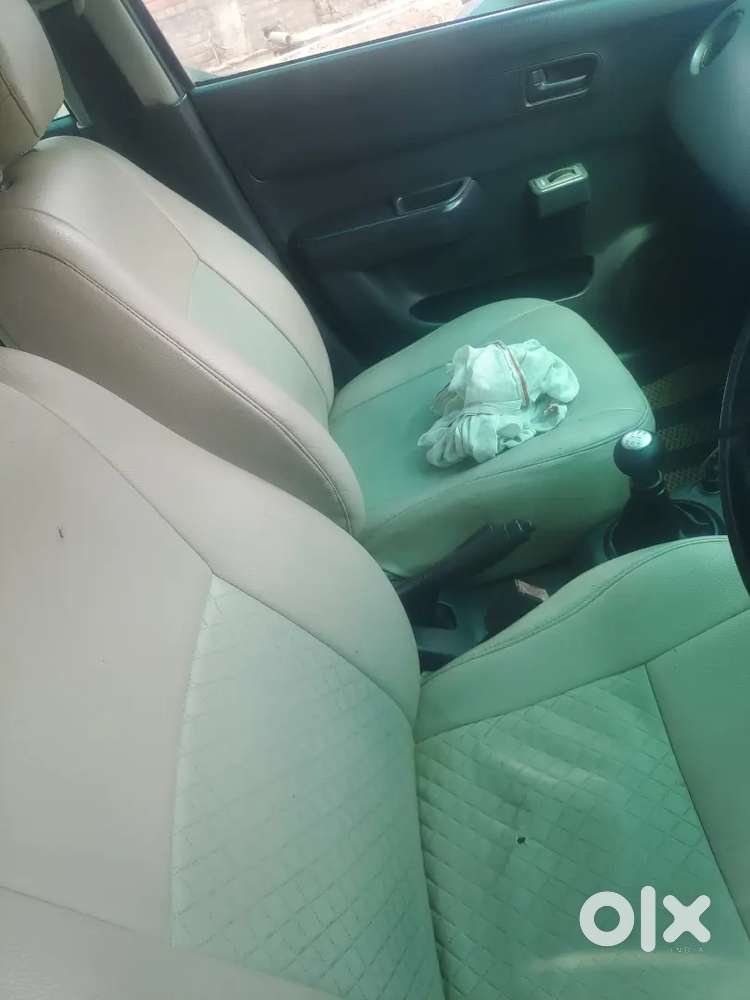 Maruti Suzuki Swift Dzire 2011