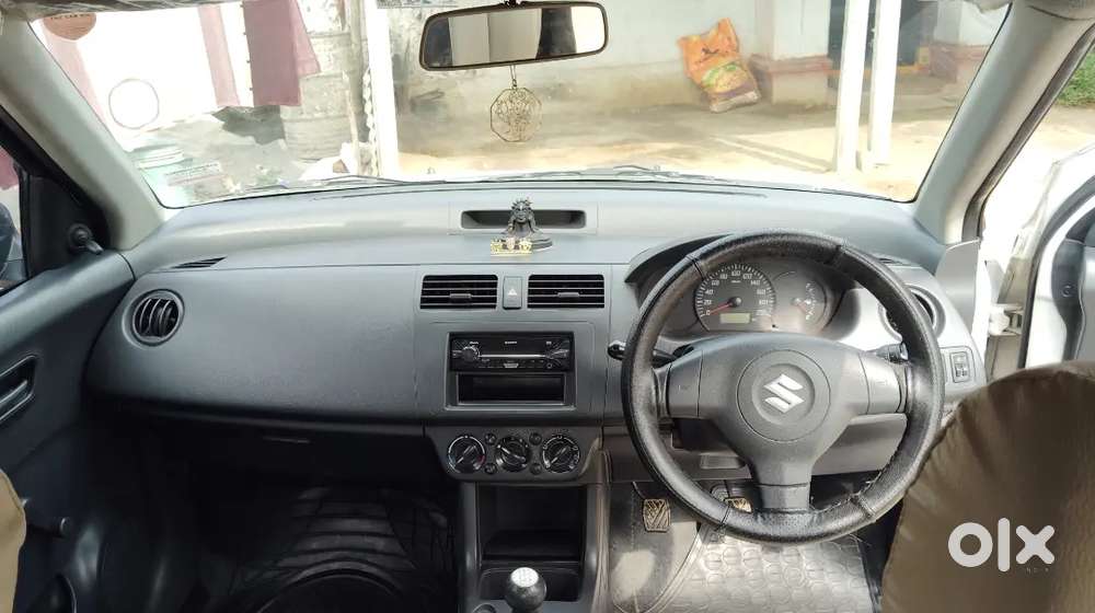 Maruti Suzuki Dzire 2015