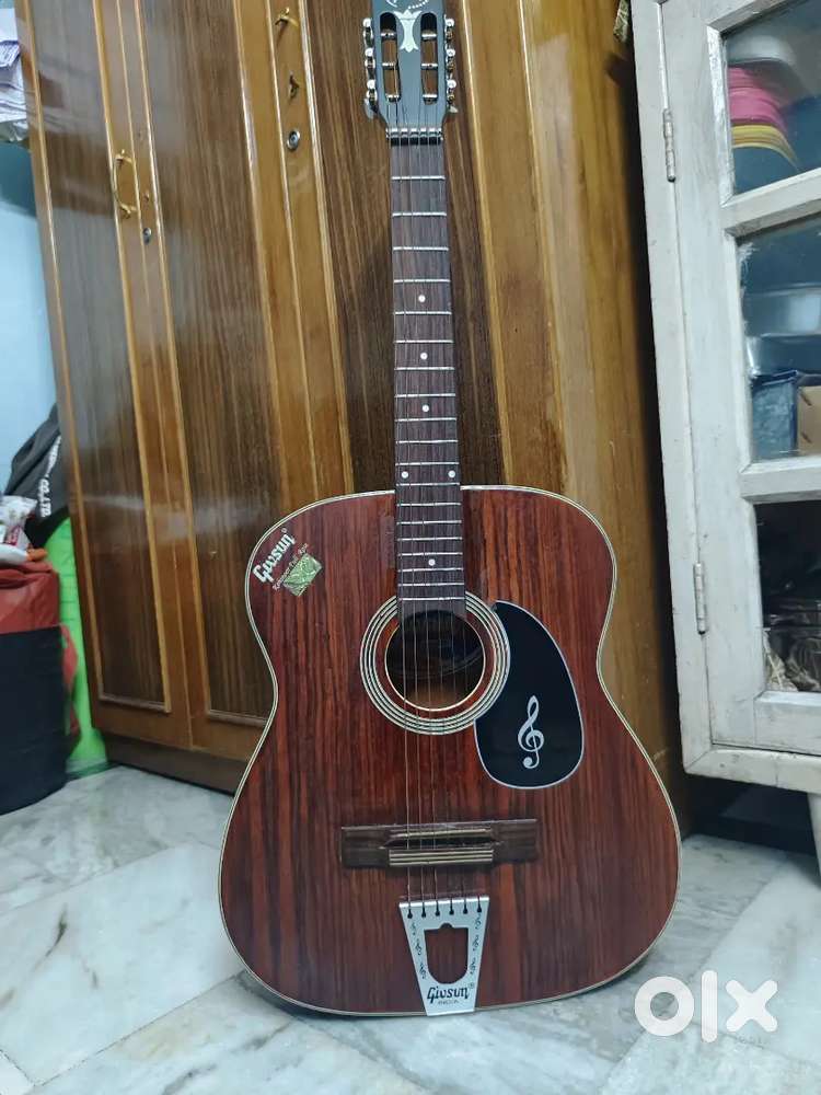 SECOND-HAND HAIWAN GUITAR FOR SALE!Excellent Deal for Music Lovers!