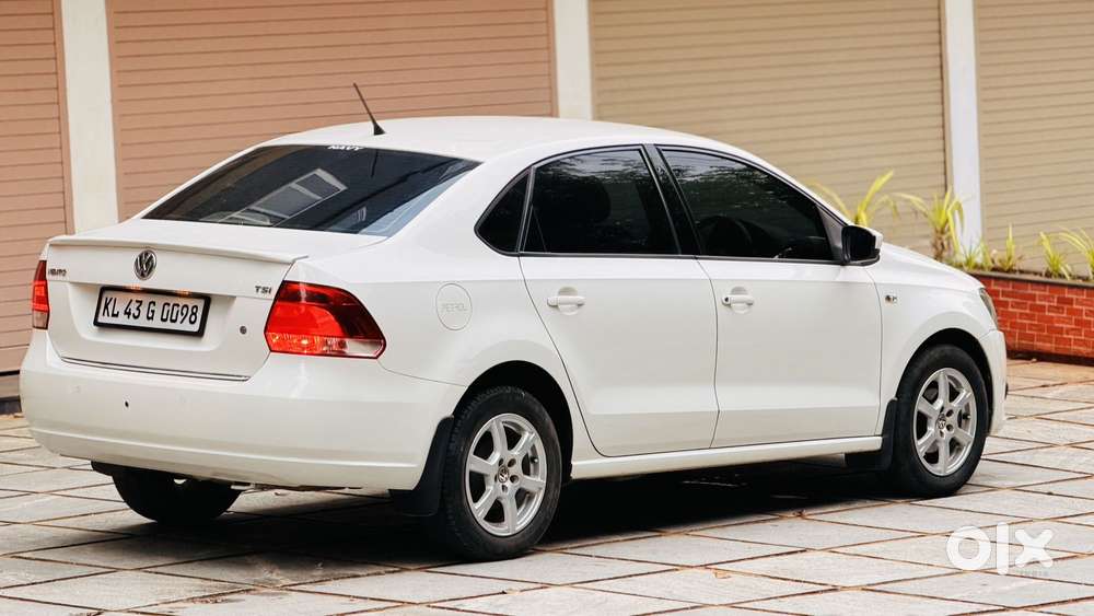Volkswagen Vento 1.2 Tsi Highline Plus At, 2014, Petrol