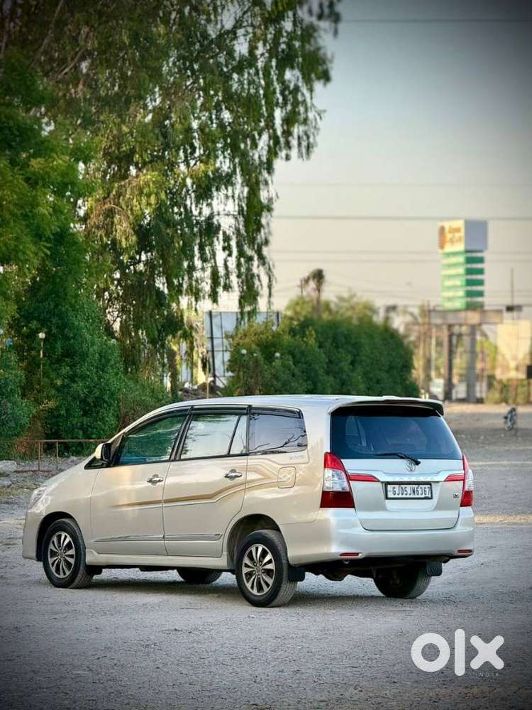 Toyota Innova 2.5 Vx 8 Str Bs-iii, 2016, Diesel