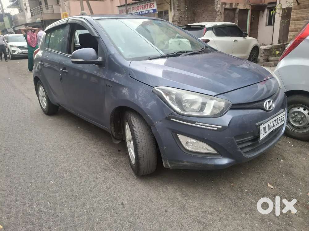 I20 Sportz 2012model(may)
3rd,owner
Petrol/cng,(not,on,paper)km=80,000