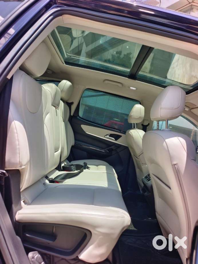 Mahindra Xuv700 2.2 Ax 7 Diesel At Luxury Pack Str Awd, 2022, Diesel