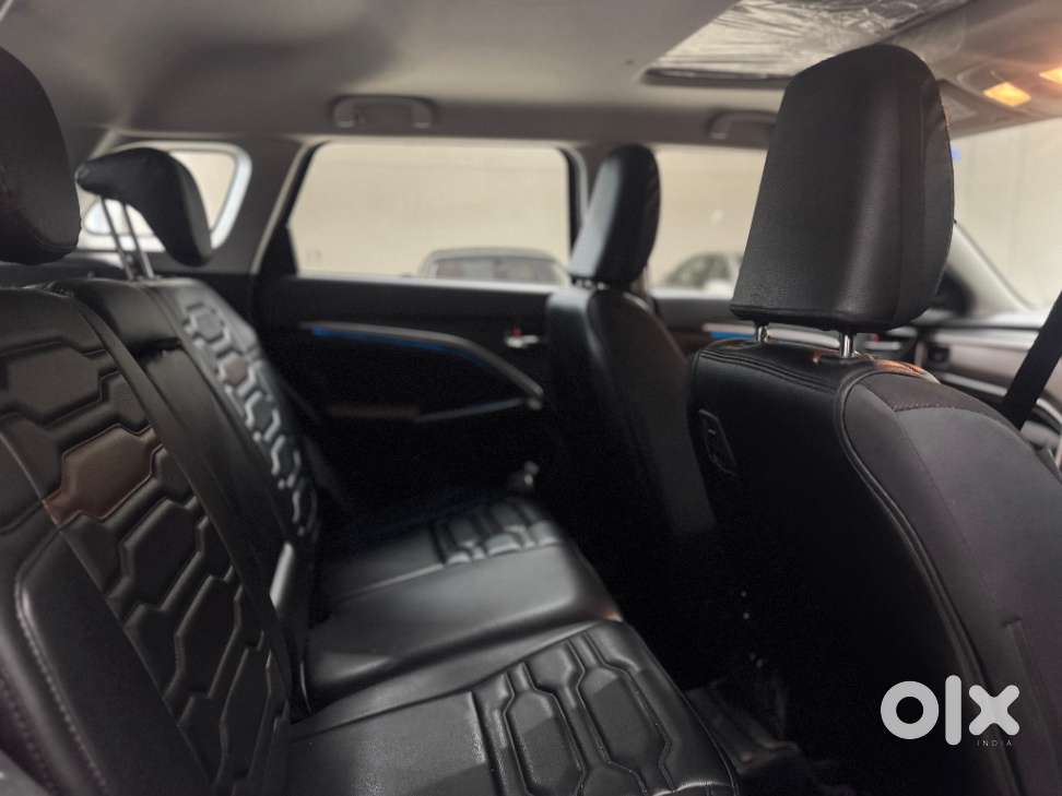 Maruti Suzuki Vitara Brezza 1.5 Zxi Plus At Dual Tone, 2022, Petrol