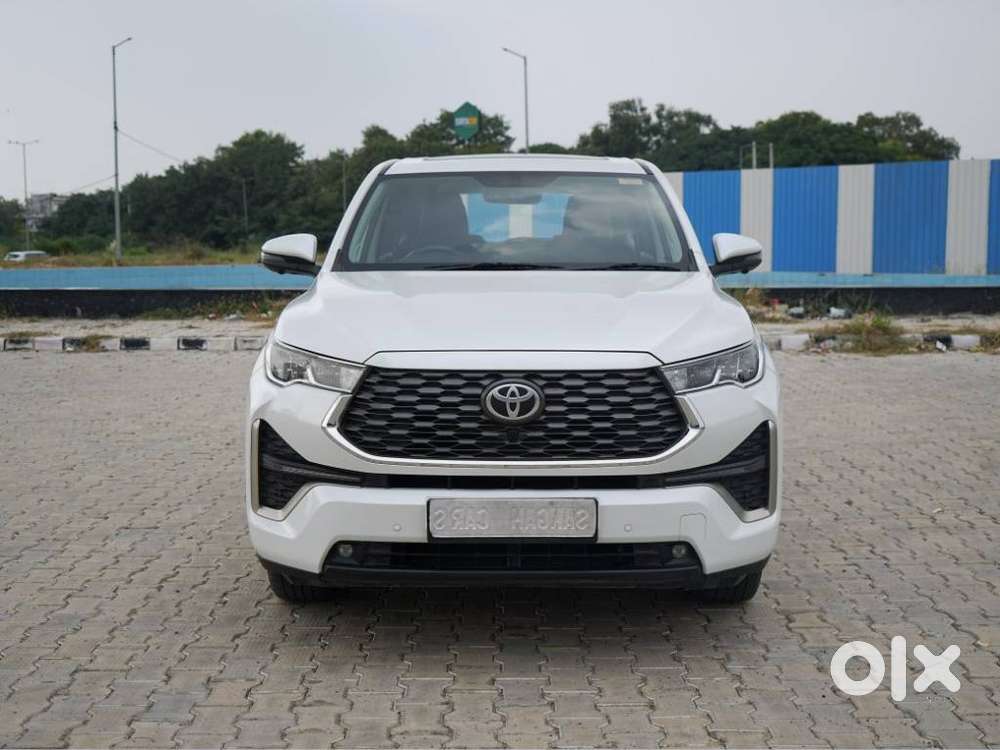 Toyota Innova Hycross 2.0 Zx Hybrid 7 Str, 2024, Petrol