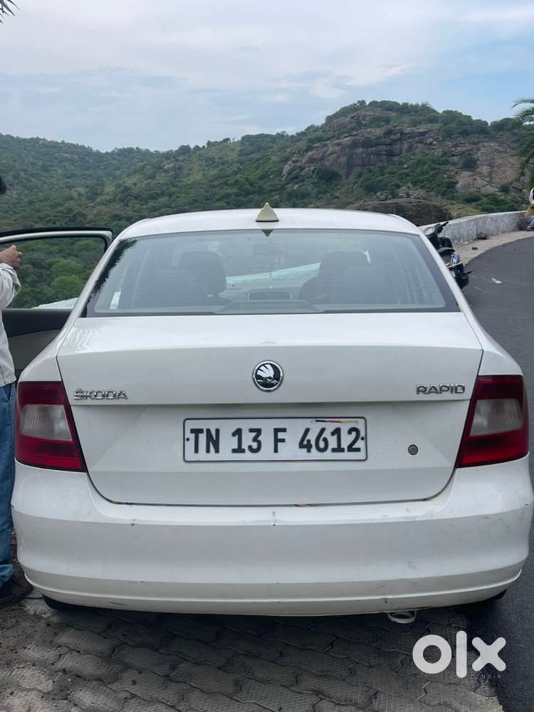 Skoda Rapid Petrol 2016