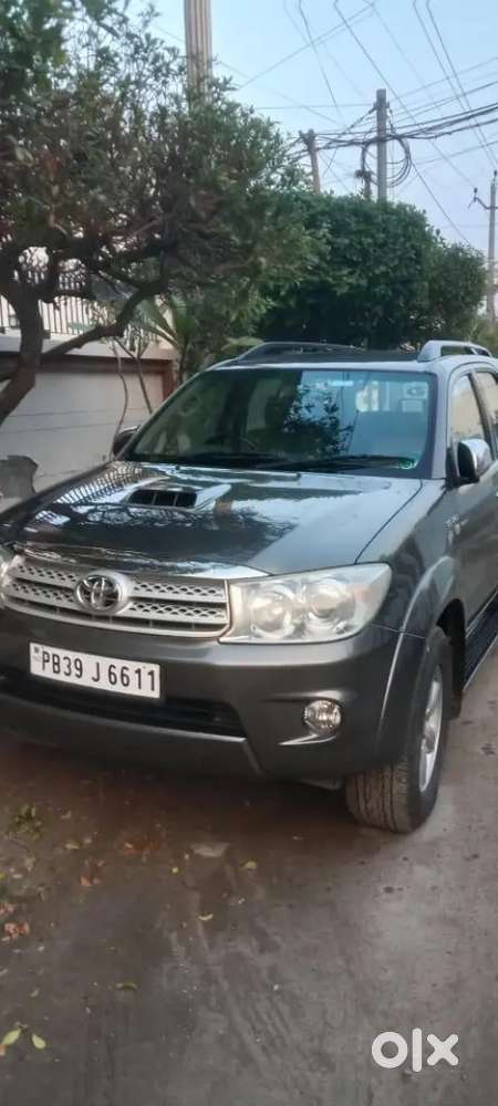 Toyota Fortuner Diesel 2011