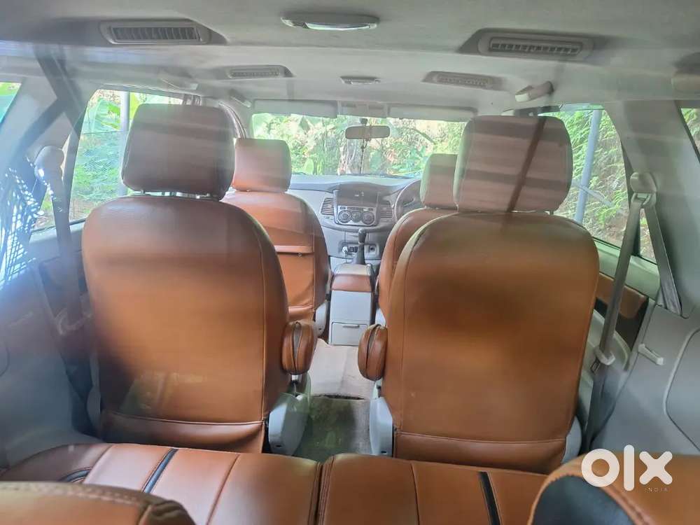 Toyota Innova 2012