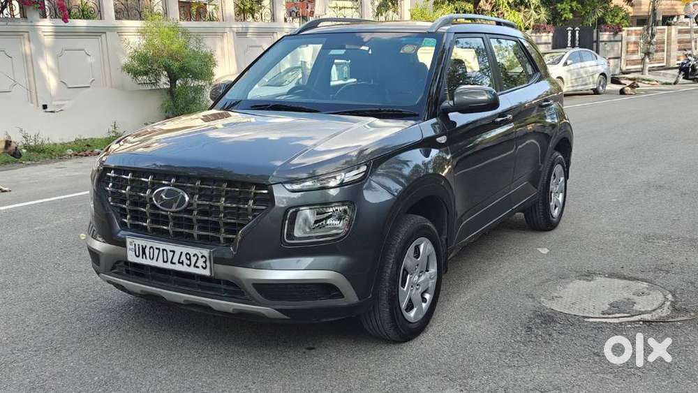 Hyundai Venue 1.2 S (o), 2021, Petrol