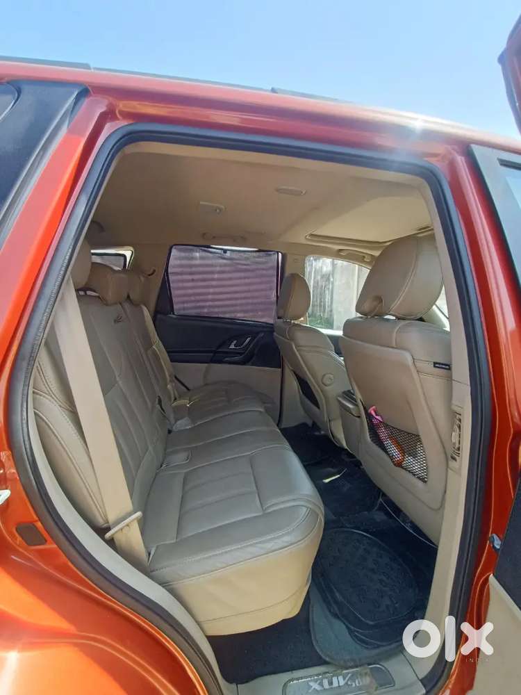 Mahindra Xuv 500 W10
