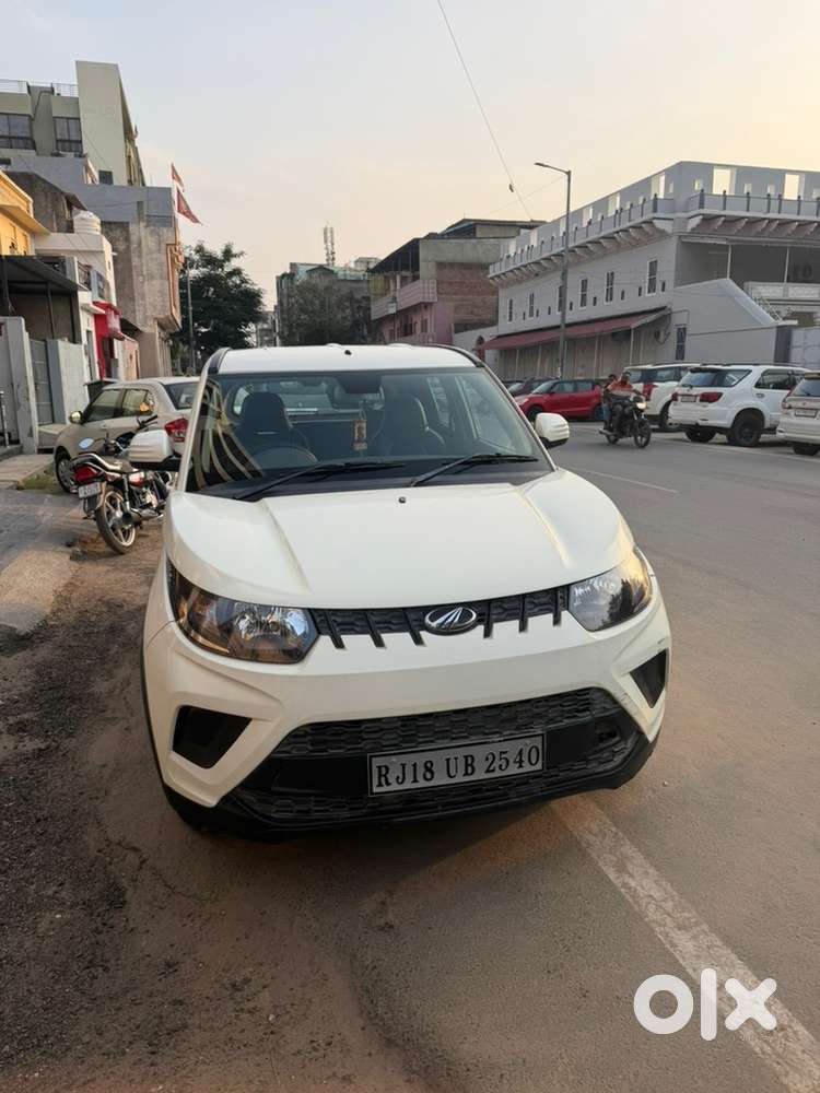 Mahindra Kuv 100 2017
