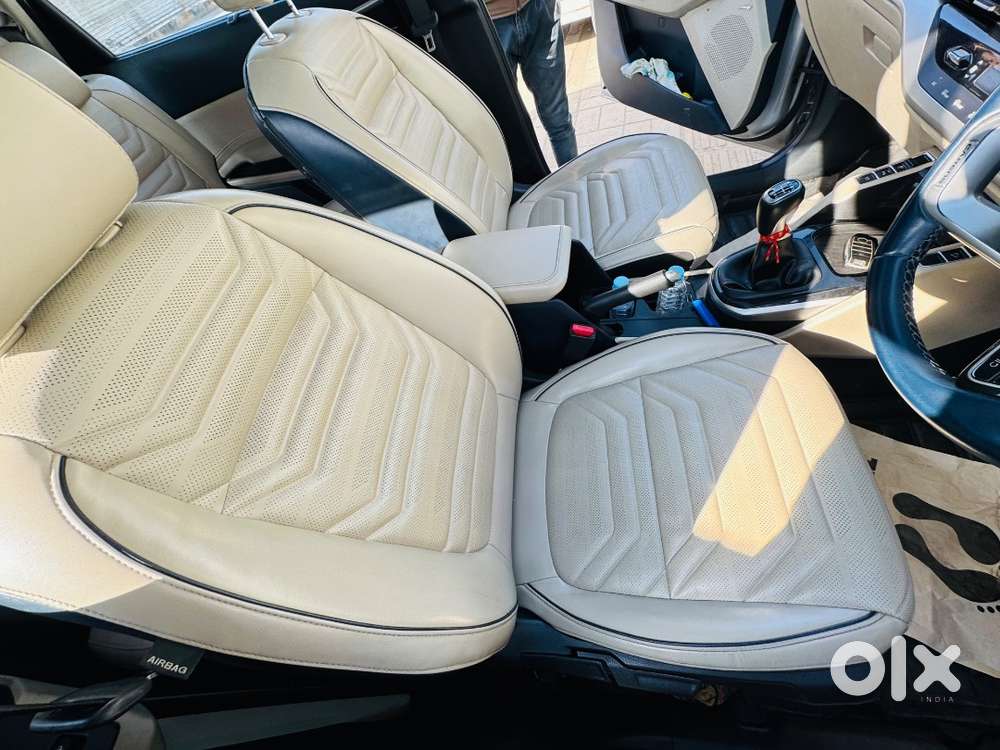 Kia Carens Luxury 2023