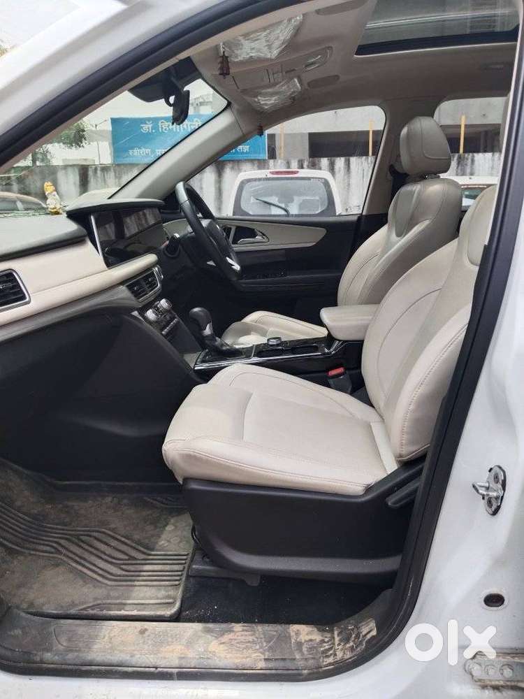 Mahindra Xuv700 2.0 Ax 7 Petrol At Luxury Pack Str, 2023, Petrol