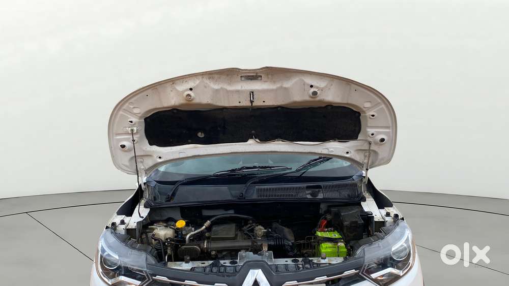 Renault Triber Rxz, 2021, Petrol