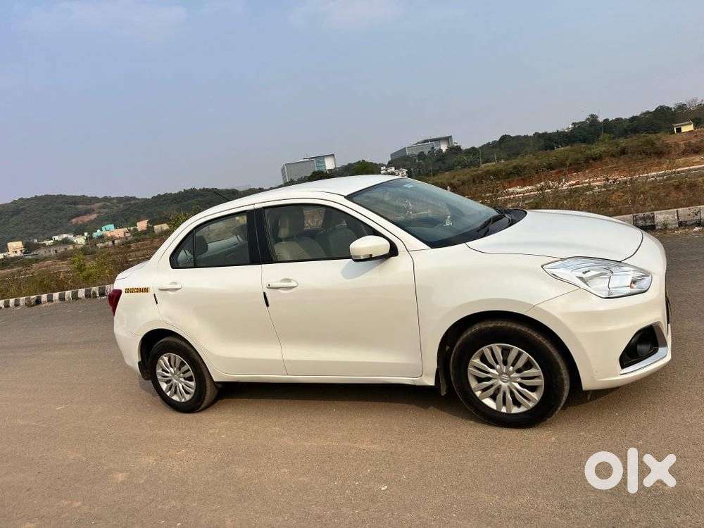 Maruti Suzuki Swift Dzire Vxi(o) Amt, 2022, Petrol