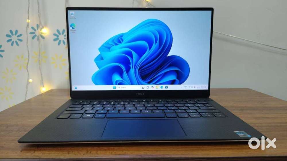 【ジャンク品】DELL XPS 13 i7 8GB Dell XPS 13 13.3-inch Touchscreen Laptop (Core i7-6500U/8GB/256GB