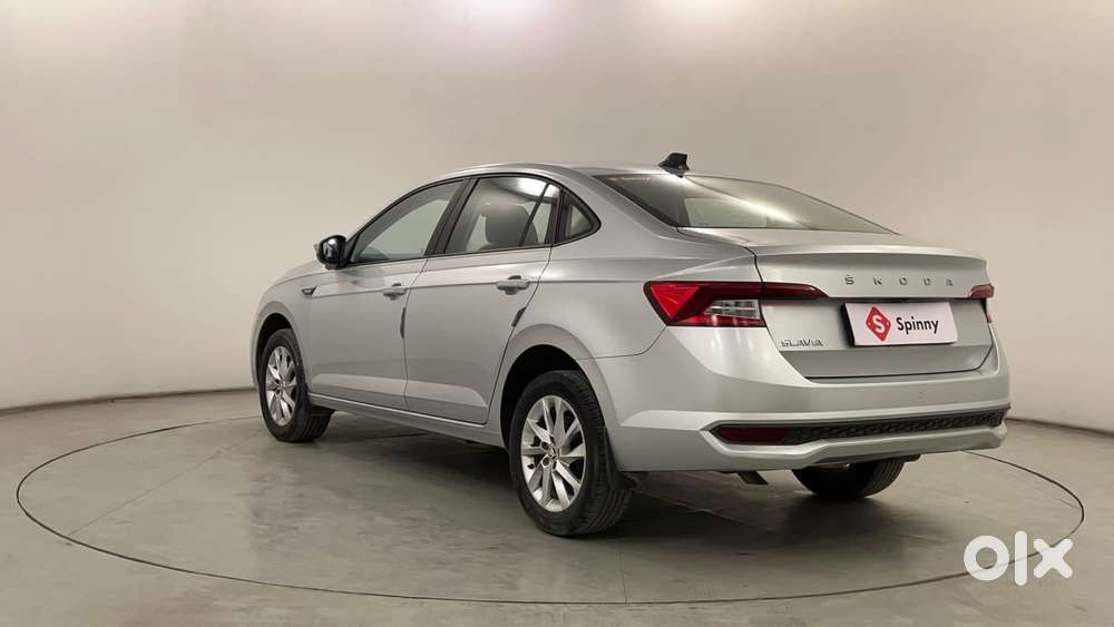 Skoda Slavia Ambition 1.0l Tsi At, 2022, Petrol