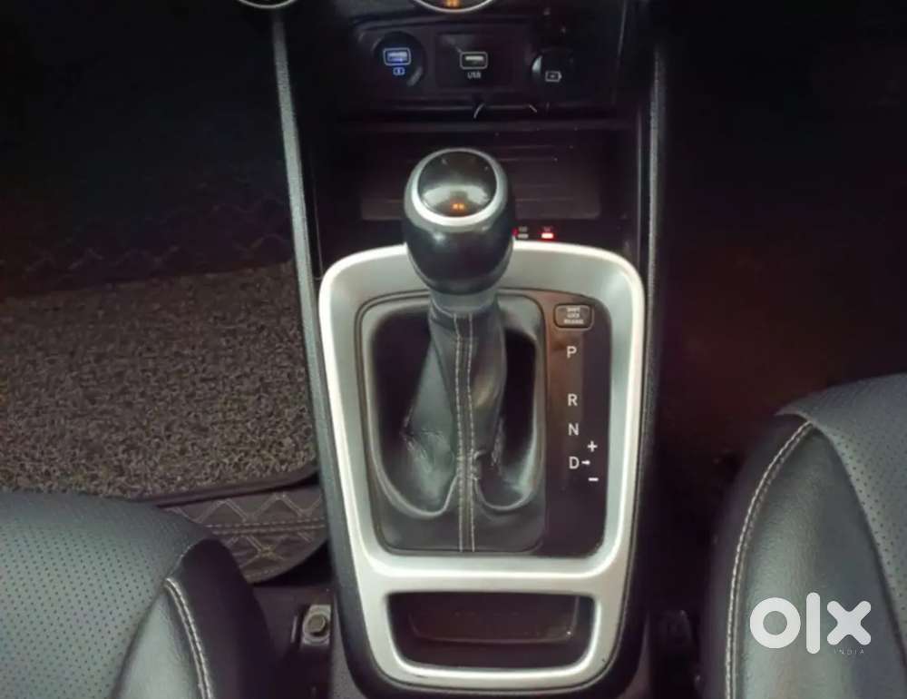 Hyundai Venue Knight Edition 2019 With Sun Roof
