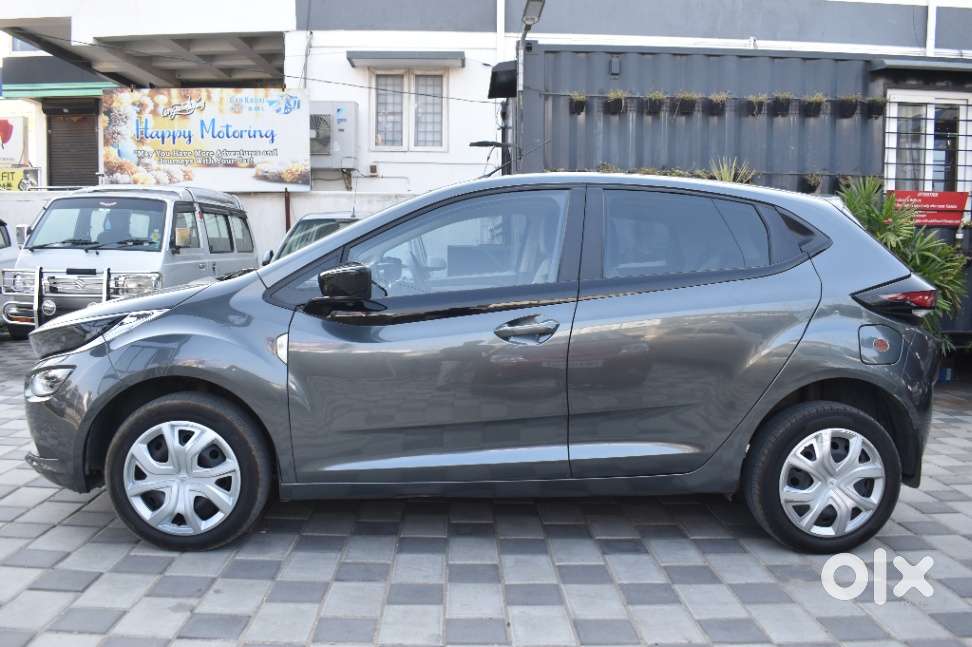 Tata Altroz 1.2 Xt, 2023, Petrol