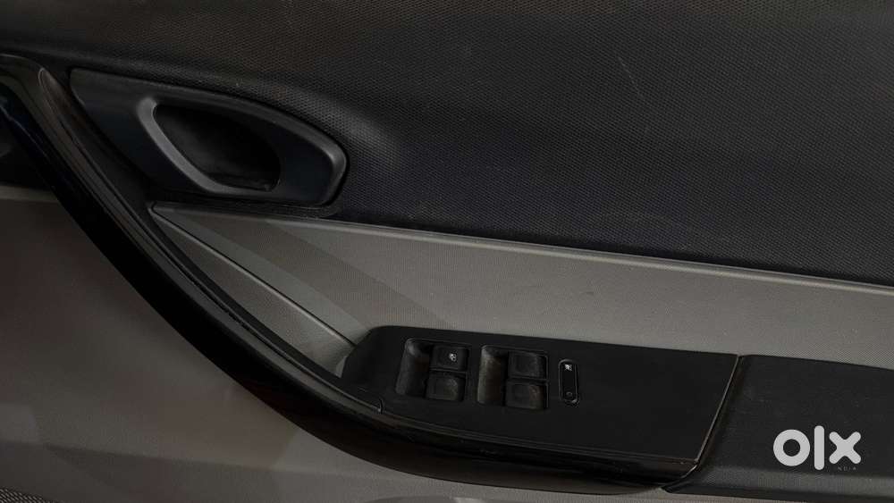Tata Tiago 1.2 Revotron Xza, 2019, Petrol