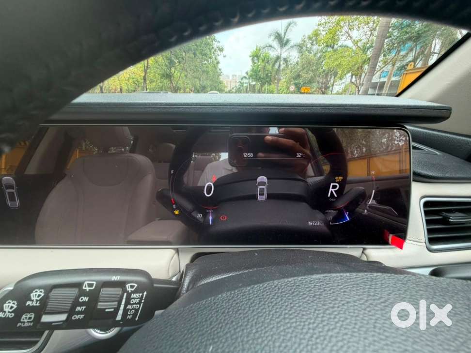 Mahindra Xuv700 2.2 Ax 7 Diesel At Luxury Pack Str Awd, 2023, Diesel