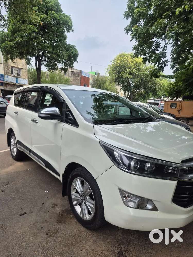 Toyota Innova Crysta 2016 Diesel Auto