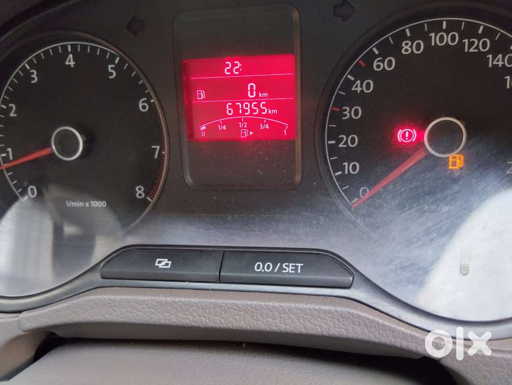 Volkswagen Vento 2010-2013 Petrol Highline, 2011, Petrol