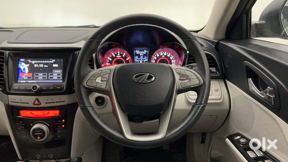 Mahindra Xuv300 1.2 W8 (o) Amt Petrol, 2022, Petrol