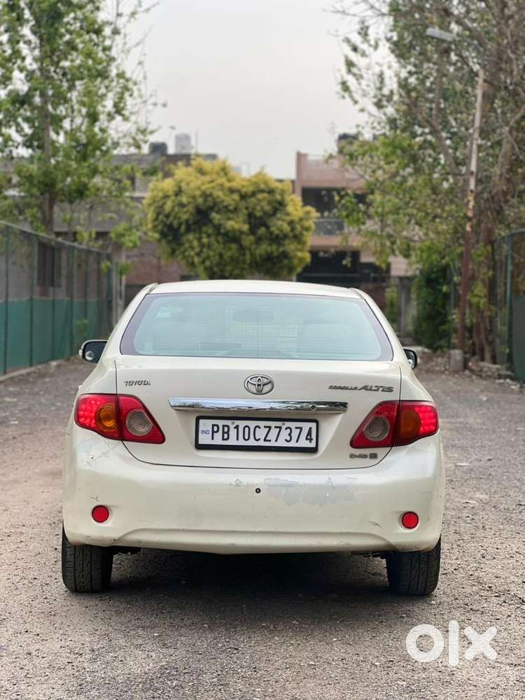 Toyota Corolla Altis 2010 Diesel Well Maintained